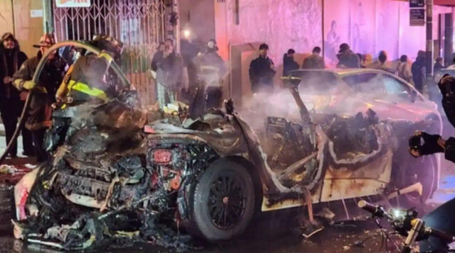 無人タクシーが爆竹で全焼。自動運転に対するネガティブな感情