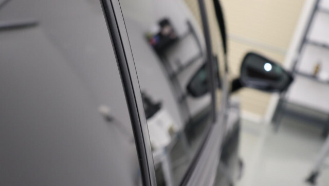 クリアな視界で快適ドライブ！ 内装や自宅でも使える拭きスジを残さない「LADAS ガラスクリーナー」