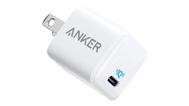 すべてのカバンに忍ばせたい、Ankerの小型充電器が1,490円 #Amazonセール