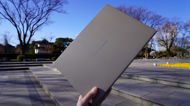 MacBook “Air”を使ってる人は「899gの軽量ノートPC」をどう感じる？実際に使ってみてもらった