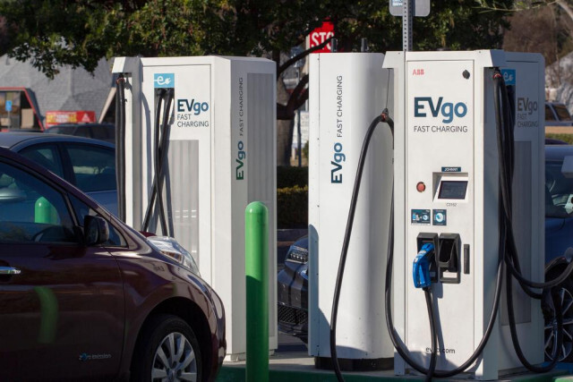 「EV充電器ってほんとに必要？」トランプのわりと的を得た指示で8000機が撤去