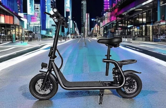 16歳以上なら免許不要！公道も歩道も走行できる新型電動バイク「KICK O City」