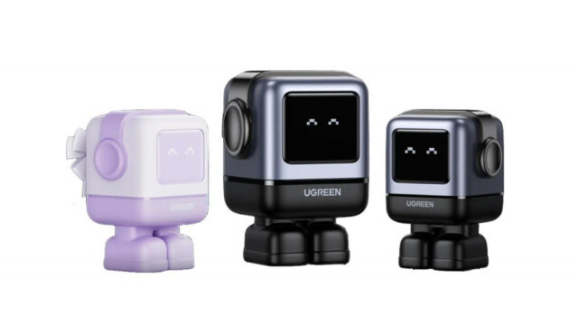 UGREENの急速充電器はロボットの表情が充電状況をお知らせ。かわいいやつです