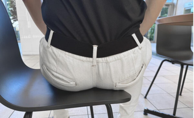 しっかりフィットするのに快適な着け心地！穴開け不要のバックルなしウエストベルト「Naked Belt」