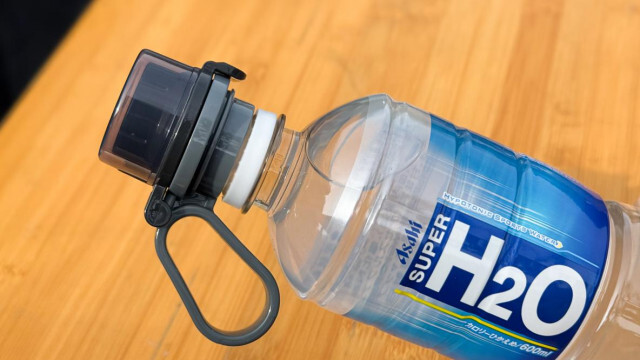 ダイソーの「ペットボトルキャップ」が快適。アウトドアにも最適