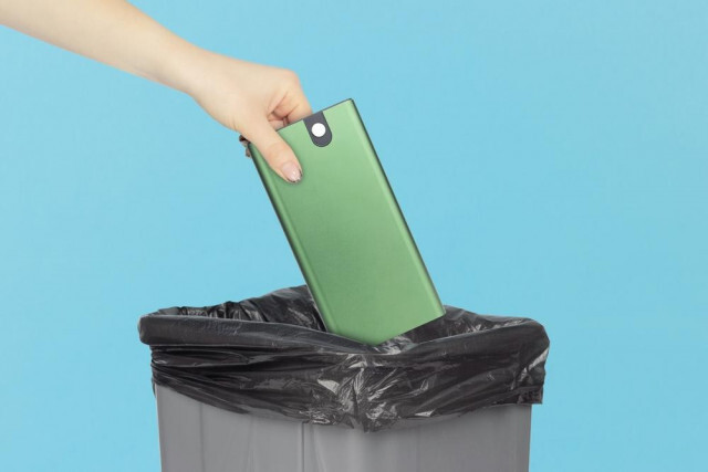 モバイルバッテリーの「正しい終活」問題へ、政府が動いた