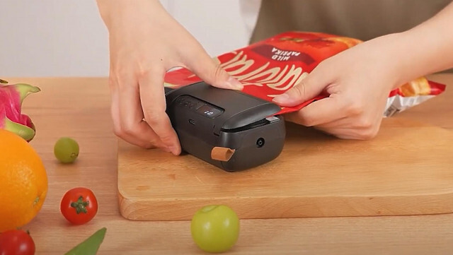 水気のある食材もOK！ 手軽に真空保存できるマルチ真空シーラー「Sealer Vacuum 2.0」がセール中