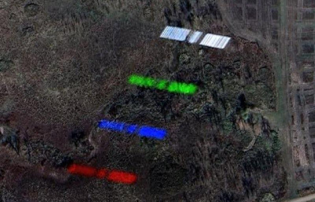 正体は速すぎるアレっぽい。Google Earthに映り込んだカラフルなバーコード