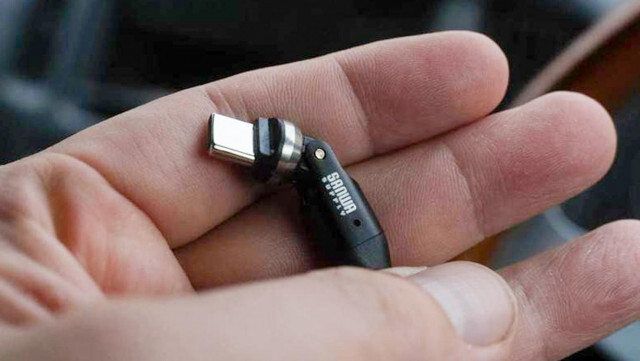 サンワダイレクトの「取り回しが楽すぎるケーブル」を旅行に連れて行きたい