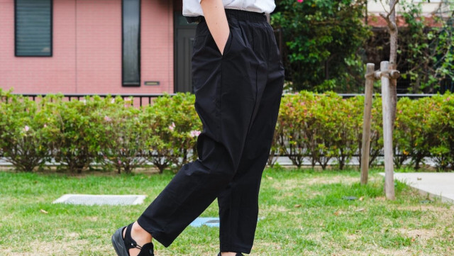 ファミマのジョガーパンツが長距離移動を快適にしてくれる理由