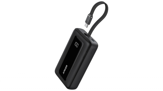 ケーブル一体・コンパクト・急速充電。出先で頼れるAnkerバッテリーが15％OFF #Amazonセール