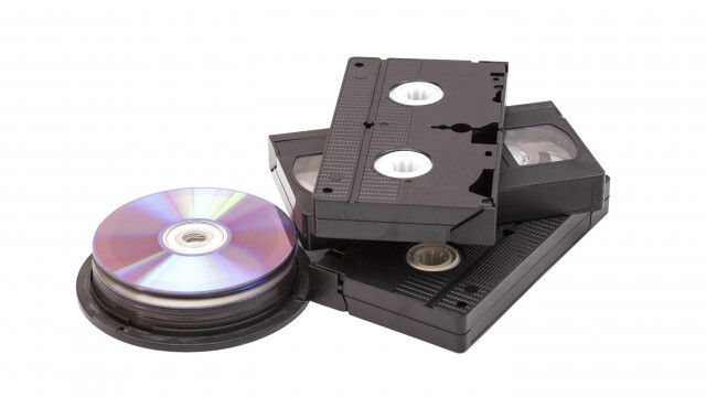 VHSやブルーレイっていつまで見られるの？ 寿命を調べてみた