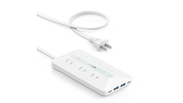 10個まとめて“超効率充電”できるAnkerの電源タップがコンパクトすぎた