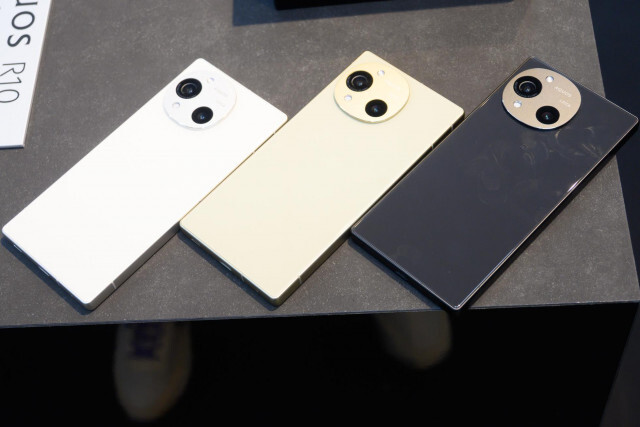 AIが日常に入り込む。「AQUOS R10」は、日々の生活を充実させてくれるスマホ