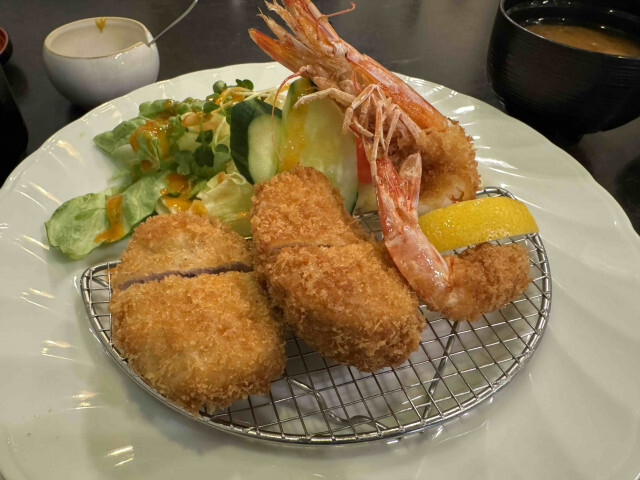 【日本とんかつ紀行】名古屋を代表する美味しいとんかつ / 愛知県名古屋市の「すゞ家（すずや） 赤門店」