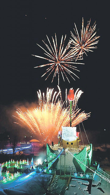 新砺波市誕生２０周年、花火とイルミネーション共演　チューリップ公園で１１月