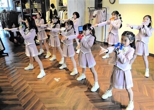 式部と新幹線の歌完成　越前市の小学生アイドル初披露