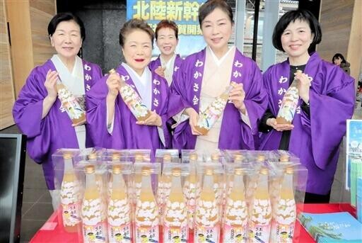 女将の梅酒「紅姫」リニューアル　北陸新幹線敦賀開業祝い特別ラベル