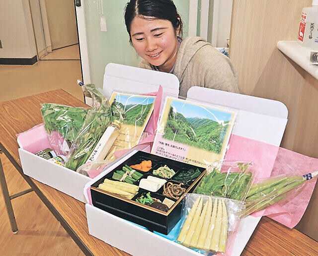 利賀の山菜いかが　南砺の活性化協議会、２０日からギフトセット販売