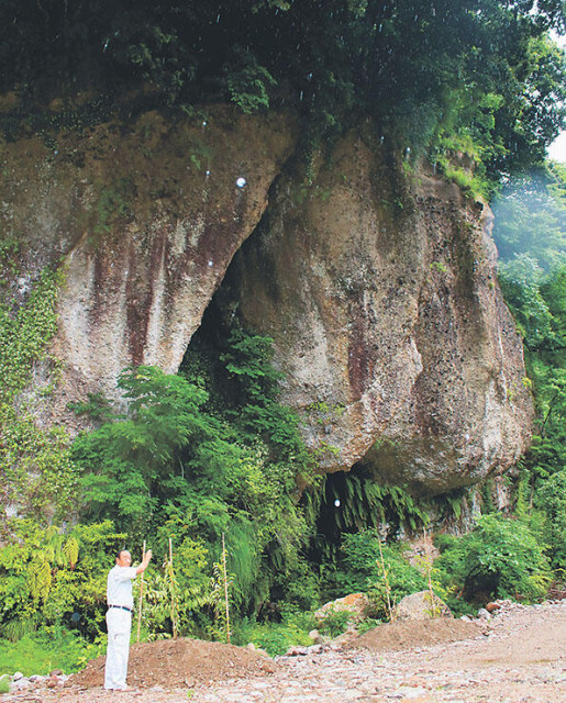 「仏岩」を新たな景勝地に　立山山麓森林組合長の平井さん（上市）ヤマザクラ植樹