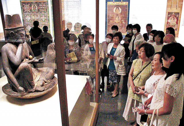 仏教美術を堪能、喜び分かち合う　石川県立美術館でまるごと奈良博　団体鑑賞、続々と