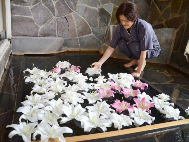 温泉から漂う甘〜い香りでぜいたく気分♡「ユリ風呂」　津南町の旅館「しなの荘」で10月の金曜限定