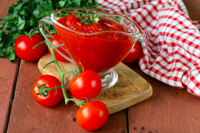 夏の抗酸化に◎混ぜるだけ！簡単「塩麹トマトソース」レシピ
