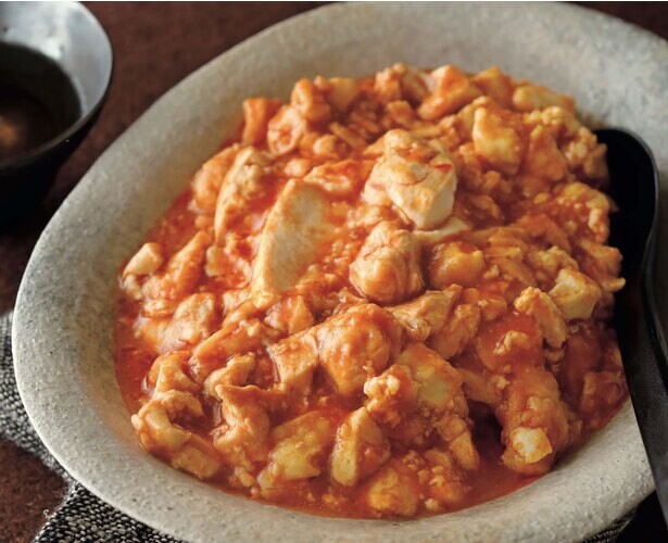 水切り不要！ レンチンで簡単においしくできちゃう「豆腐とむね肉のチリソース」
