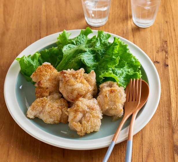 まな板も包丁も不要。サクじゅわ〜な食感の「レモンペッパーチキン」