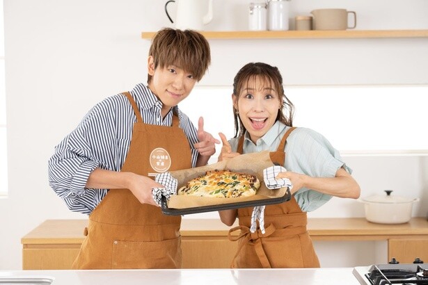 「あのとき食べたピザの味に似てる！」NEWS小山慶一郎さん＆姉みきママさんの【姉弟の記憶】がシンクロした瞬間