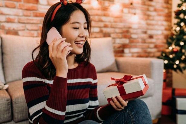 贈り物をいただいたら。お礼は電話で伝える？手紙でないと失礼？