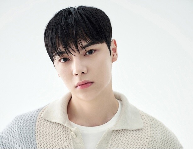 人気韓国俳優イ・セオン「常に最善を尽くすタイプなのでバイトも頑張った」韓国ドラマ『社長ドル・マート』インタビュー