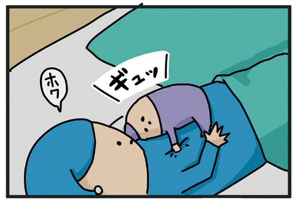 下ろしたら起きるかな？我が子のかわいさに身動きがとれなくなってしまった