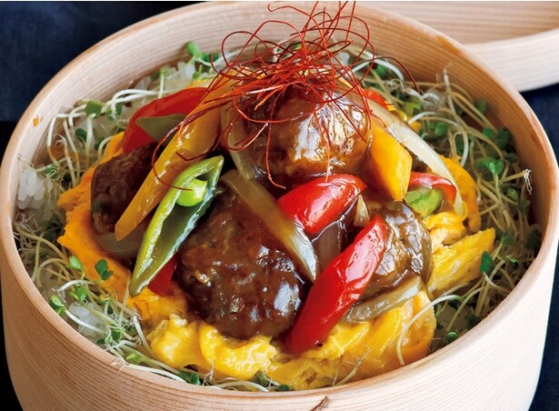 【SNSで反響のあったバズり弁当】黒酢あんの肉団子とふんわり卵弁当