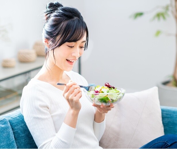 野菜を再生する「リボベジ」で家計お助け！「サニーレタス」＆「にんにく」栽培のコツ