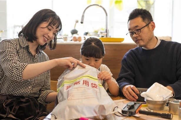 どうする？子どもの防災食。家族みんなでおいしくエネルギーを補給できる「備えるゼリー」がお役立ち！