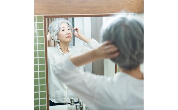 【50代からの不安】これまでの服が似合わないと感じたら。自撮りで自分を客観視！