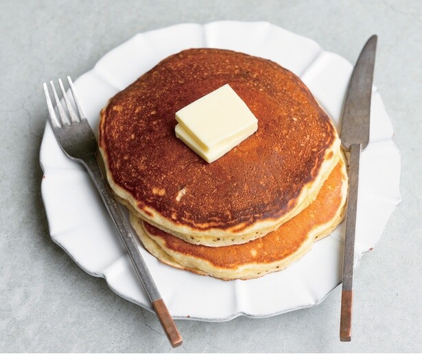 SNSでバズった！【ホットケーキ】ホットケーキミックスなしでも手軽に