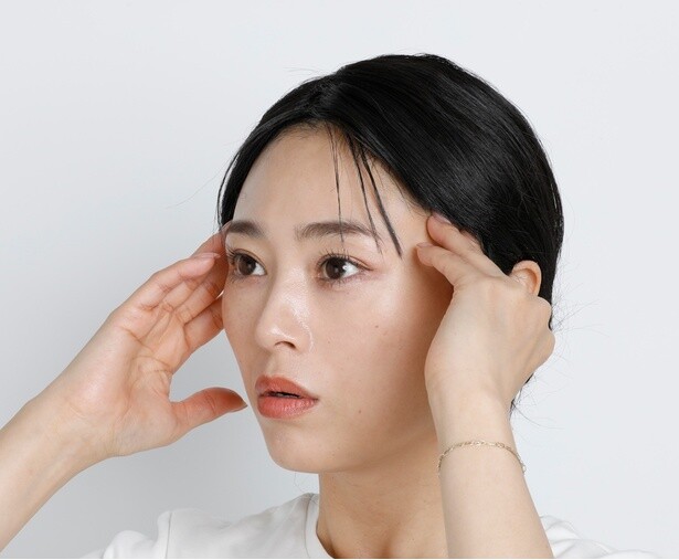 表情の老けグセ解消に欠かせない、表情筋をほぐすトレーニング