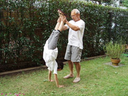 自宅の庭で、親子でトレーニング！？