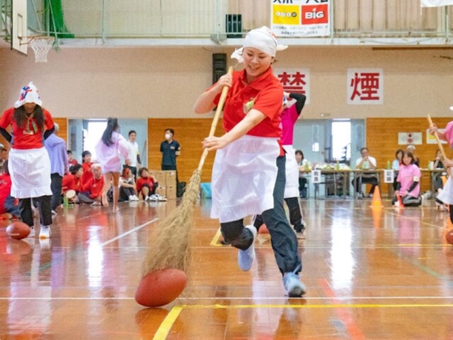 「母の日」に徳之島町地域女性連大運動会　9チーム対抗、笑顔絶えず