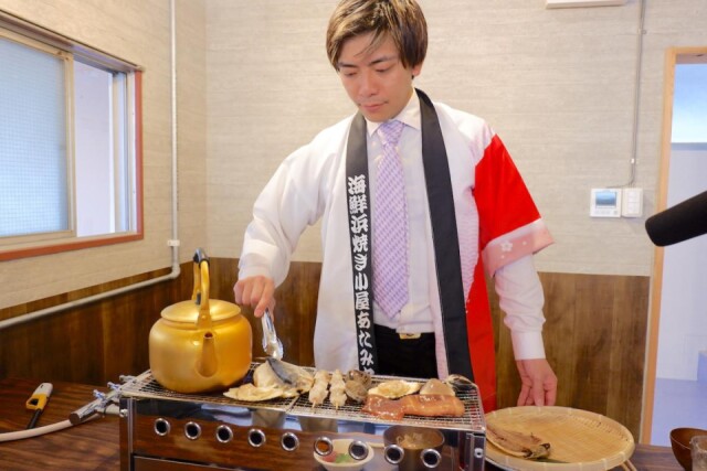 熱海に浜焼き「あたみ丸」　海鮮料理とパフォーマンスで「街を元気に」