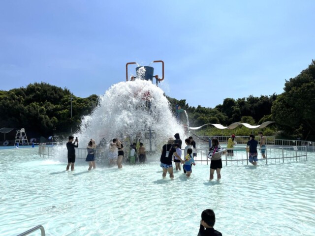 千葉・稲毛海浜公園プールが今季営業開始　初のナイトプール営業も