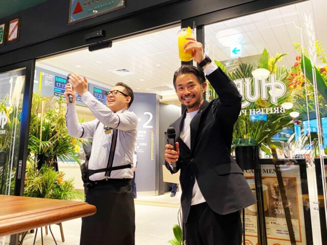 千葉駅構内に「HUB」とジェフ千葉のコラボパブ　佐藤勇人さんも来店