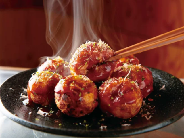 飯塚のいか・たこ焼き店「おはこ家」が15周年　独自のたこ焼き粉使う