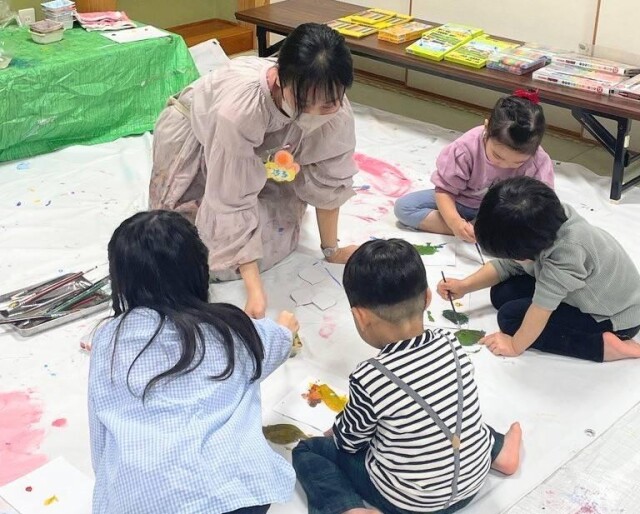 小岩の美術教室「あとりば」　ルノワールをテーマに鑑賞・制作体験イベント