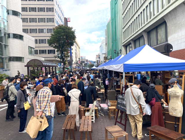 福島駅前にぎわい広場・駅前通りで「ふくしま蚤の市」　県内外28店集う