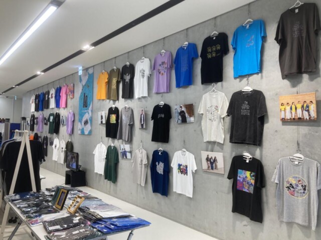 八戸でTシャツ展「気になる自閉症の世界」　思い思いのデザイン、壁一面に