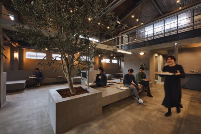 浜松に倉庫型建築ショールーム　カフェとコワーキングペース兼ねた空間に