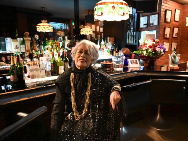 弘前の「漣」が新店主募集　半世紀続いたシャンソン酒場